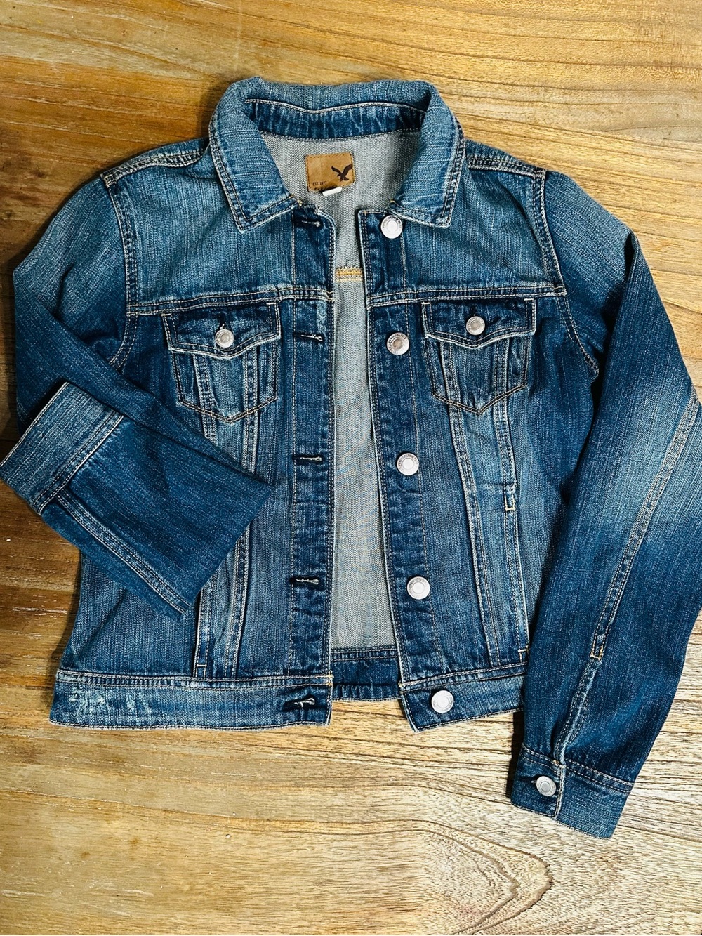 American Eagle denim jacket Size: MEDIUM